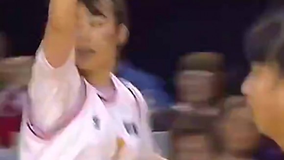 曾经是中国女篮响当当的人物！看看张镇麟妈妈王芳，当年怎样打球的